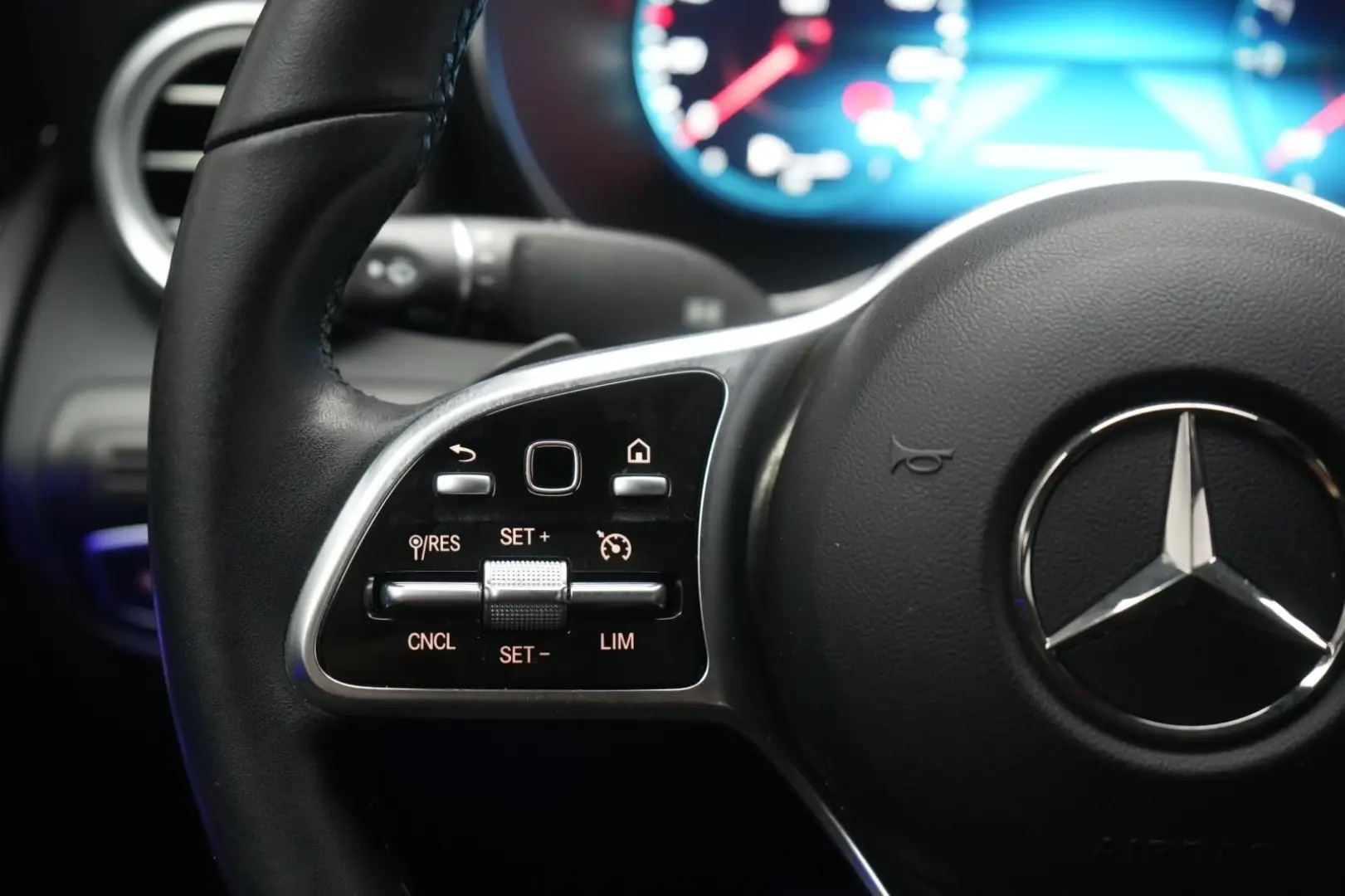 GLC 300 e 4Matic 9G-Tronic Navi Leder Temp Kamer
