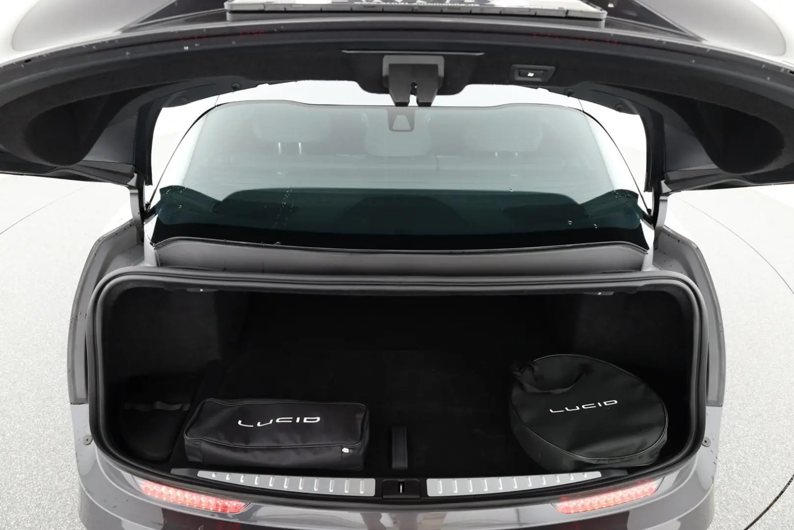 Lucid Air Grand Touring Pano Drive&Sound Pro 21