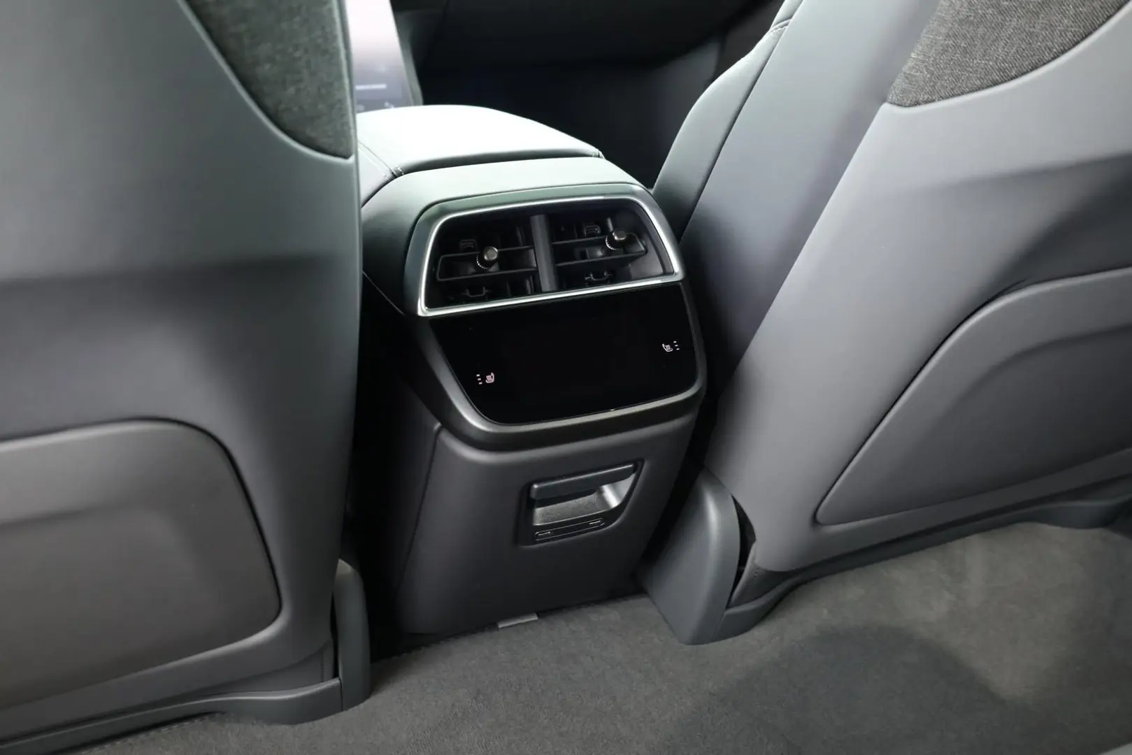 Lucid Air Grand Touring Pano Drive&Sound Pro 21