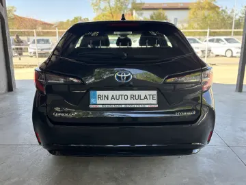 Toyota Corolla 1.8 HSD Dynamic