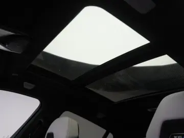 X6 M Competition Leder ACC Kamera HUD Skytop B&W