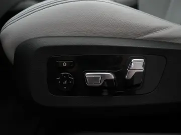 X6 M Competition Leder ACC Kamera HUD Skytop B&W