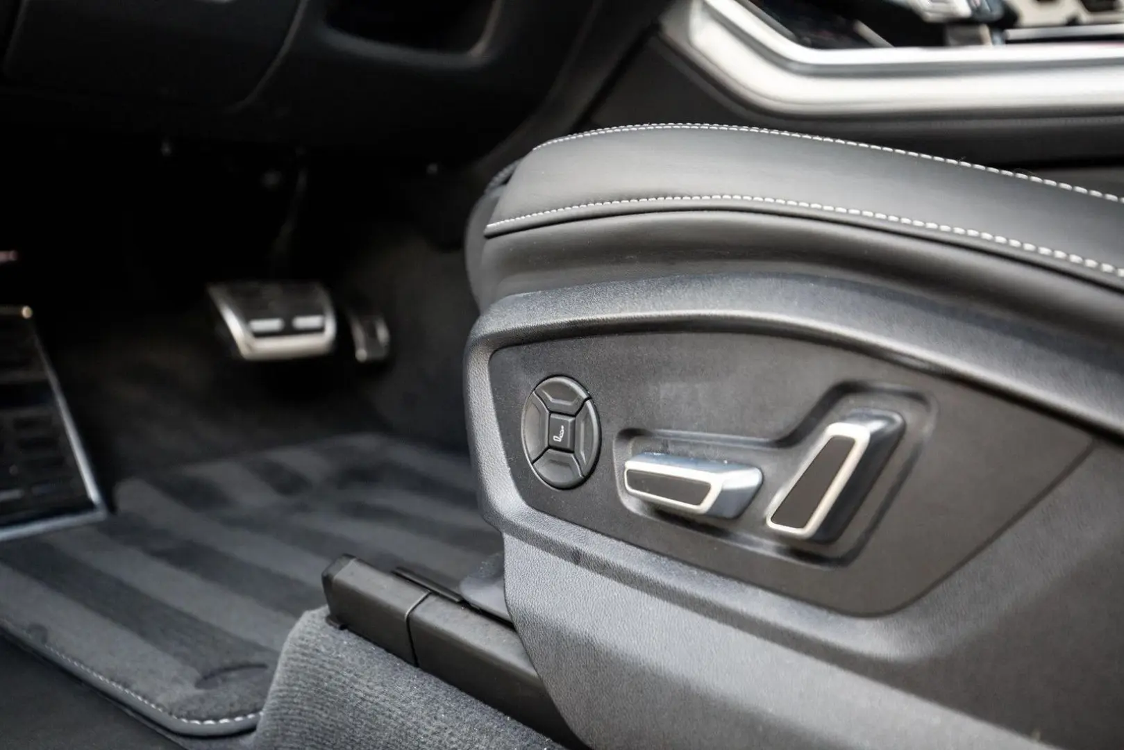 Q8 60 TFSI e quattro Pro Line S Competition