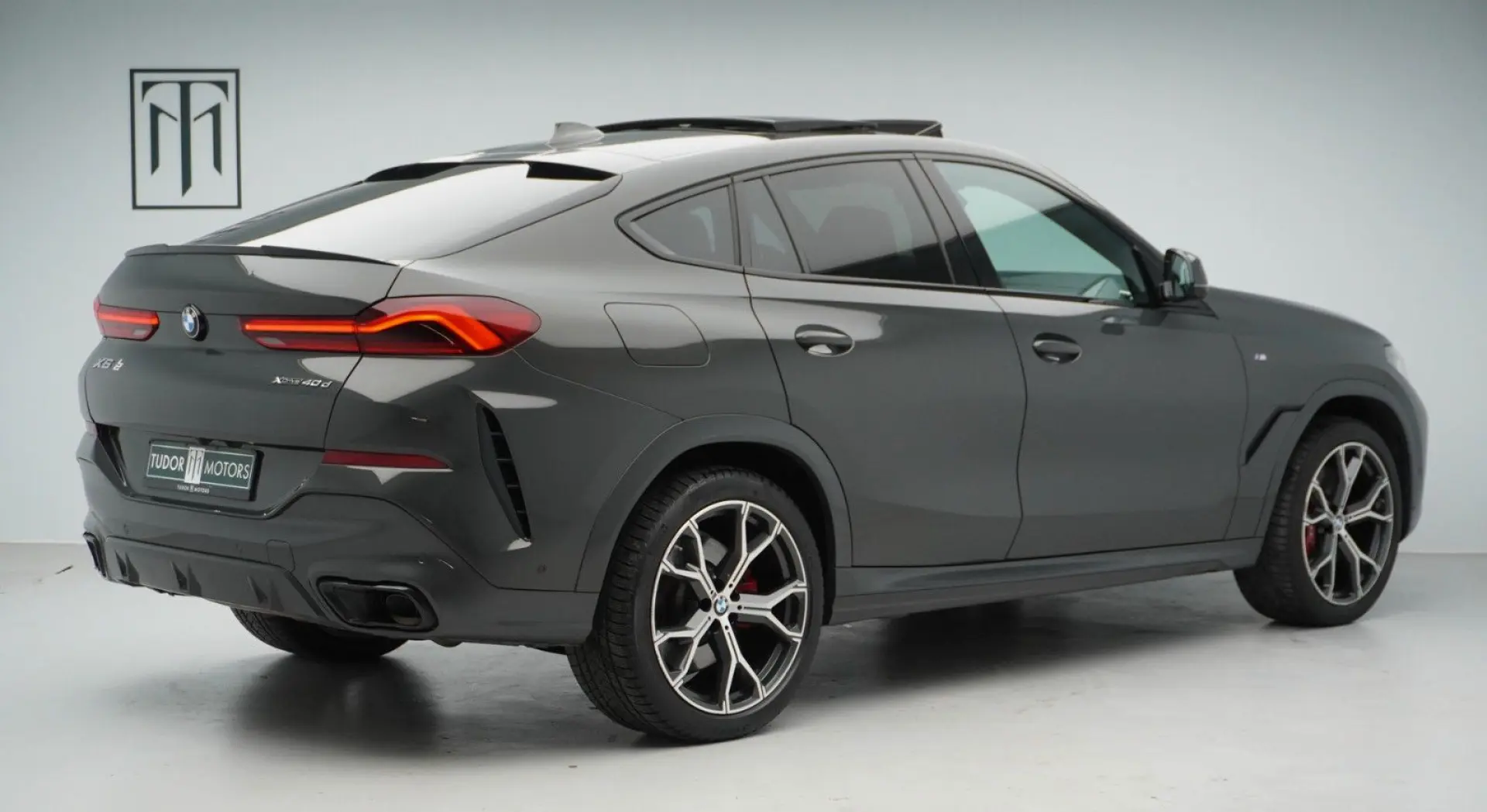 X6 xDrive40d - M Seats  H K  Sky Lounge  IAS