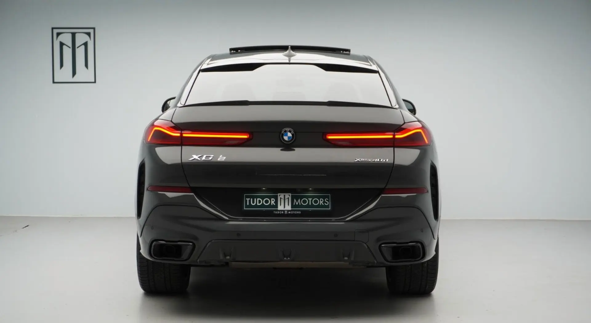 X6 xDrive40d - M Seats  H K  Sky Lounge  IAS