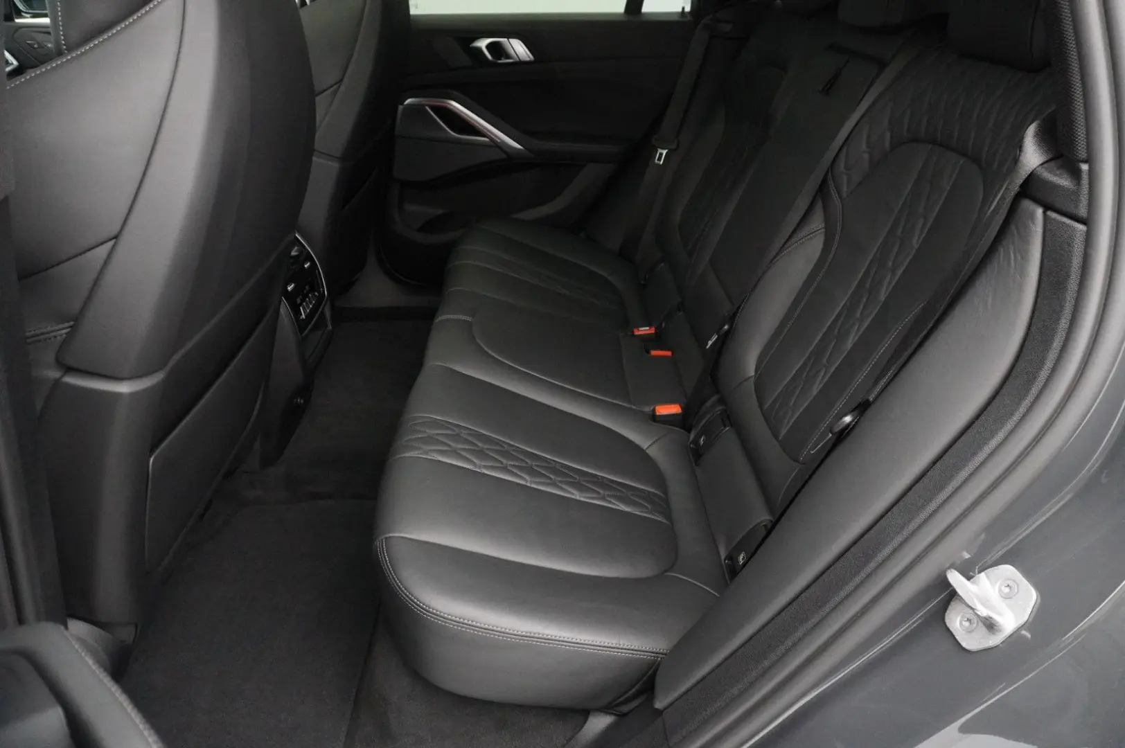 X6 xDrive40d - M Seats  H K  Sky Lounge  IAS