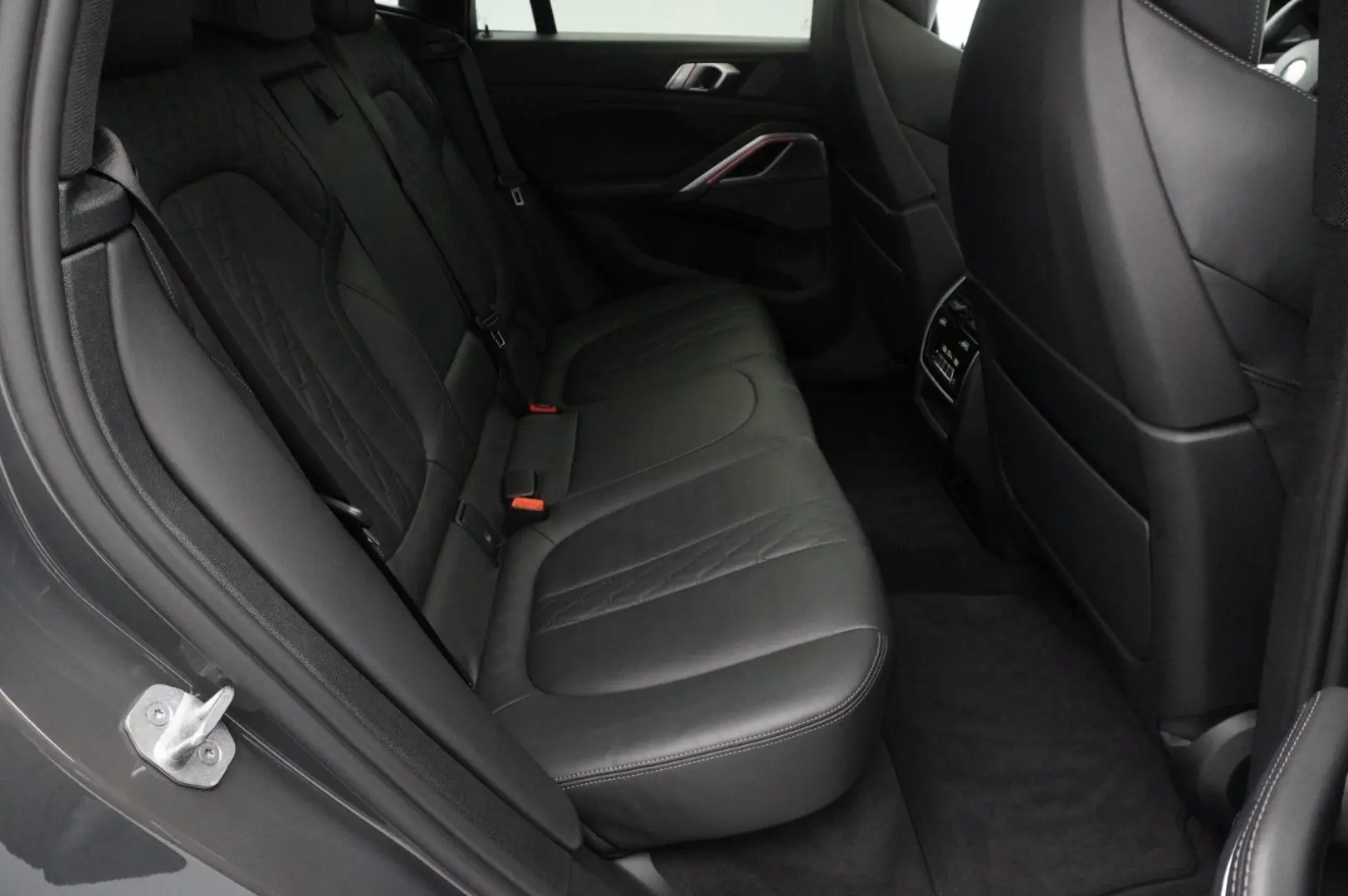 X6 xDrive40d - M Seats  H K  Sky Lounge  IAS