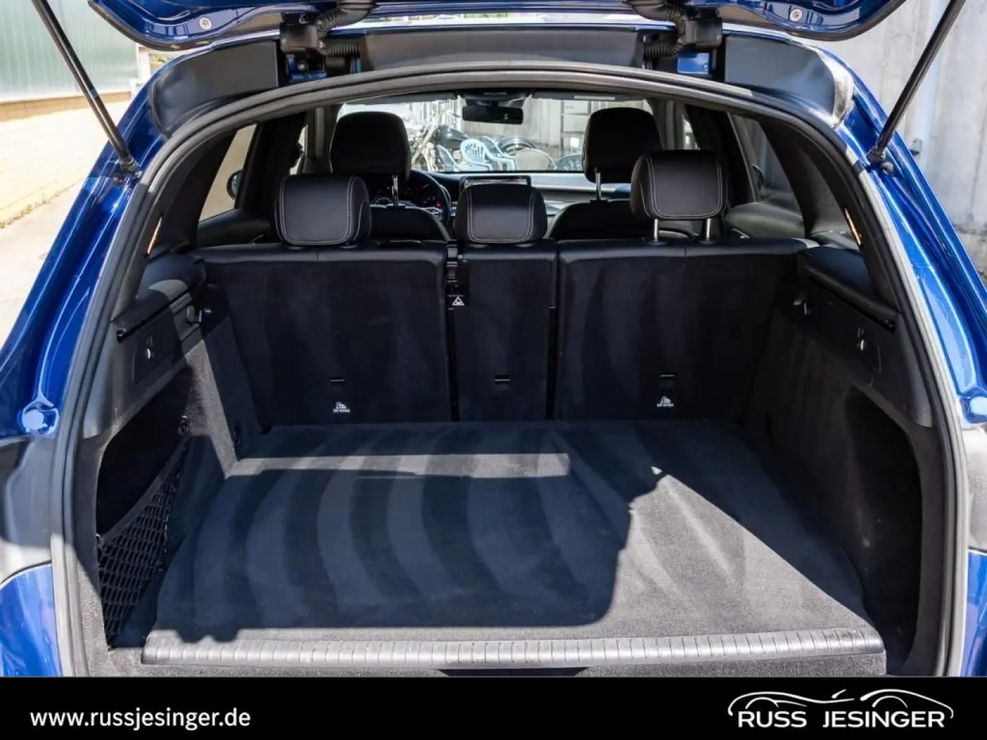 GLC 300 e 4M AMG Line  AHK MBUX KeyGo LED Night
