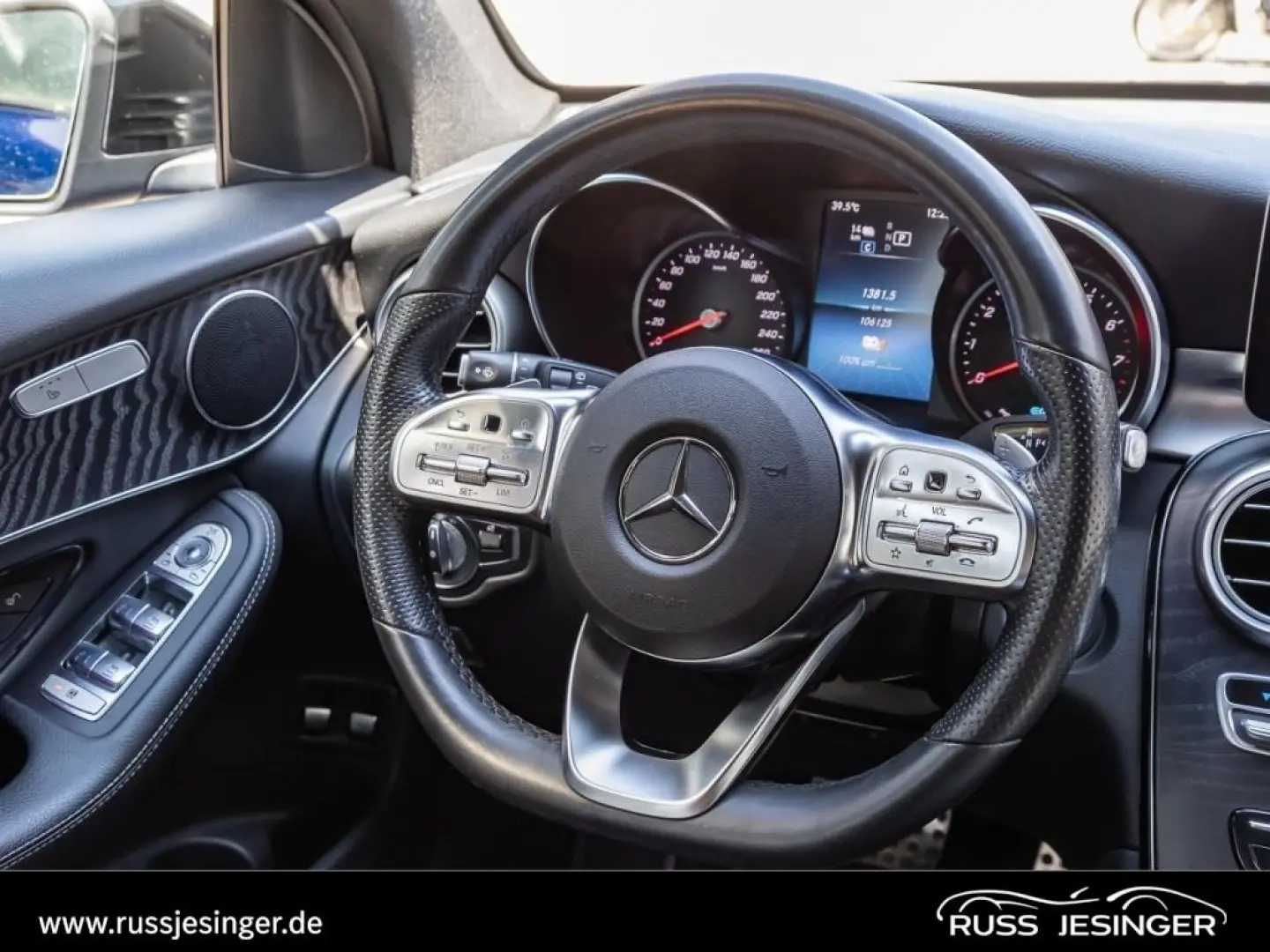 GLC 300 e 4M AMG Line  AHK MBUX KeyGo LED Night