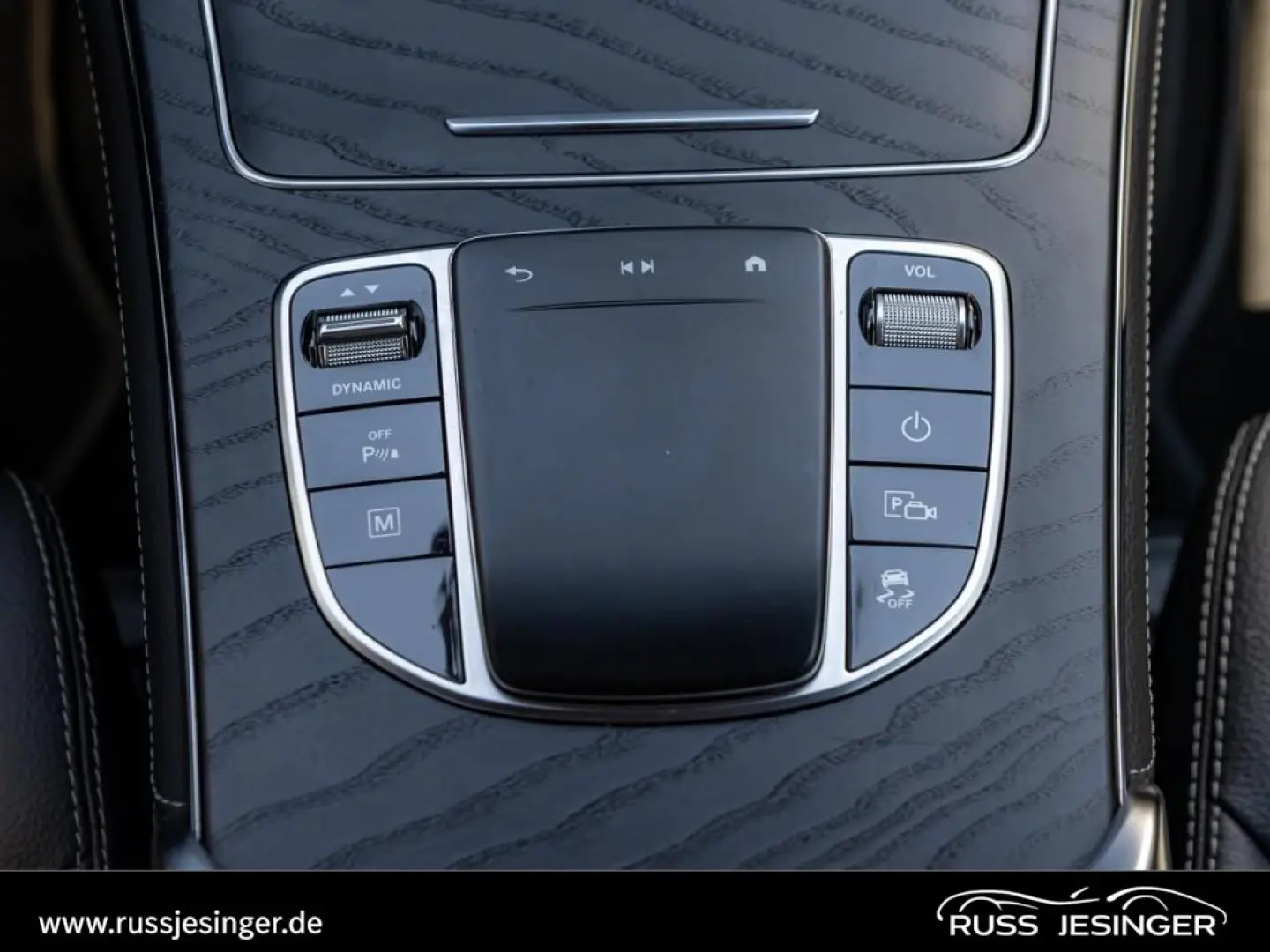 GLC 300 e 4M AMG Line  AHK MBUX KeyGo LED Night