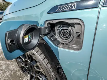 XM 50e M Sport HUD ACC
