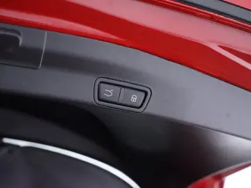 Stelvio 2.0 Turbo TI Q4 AT8 Kamera Memory ACC Bi