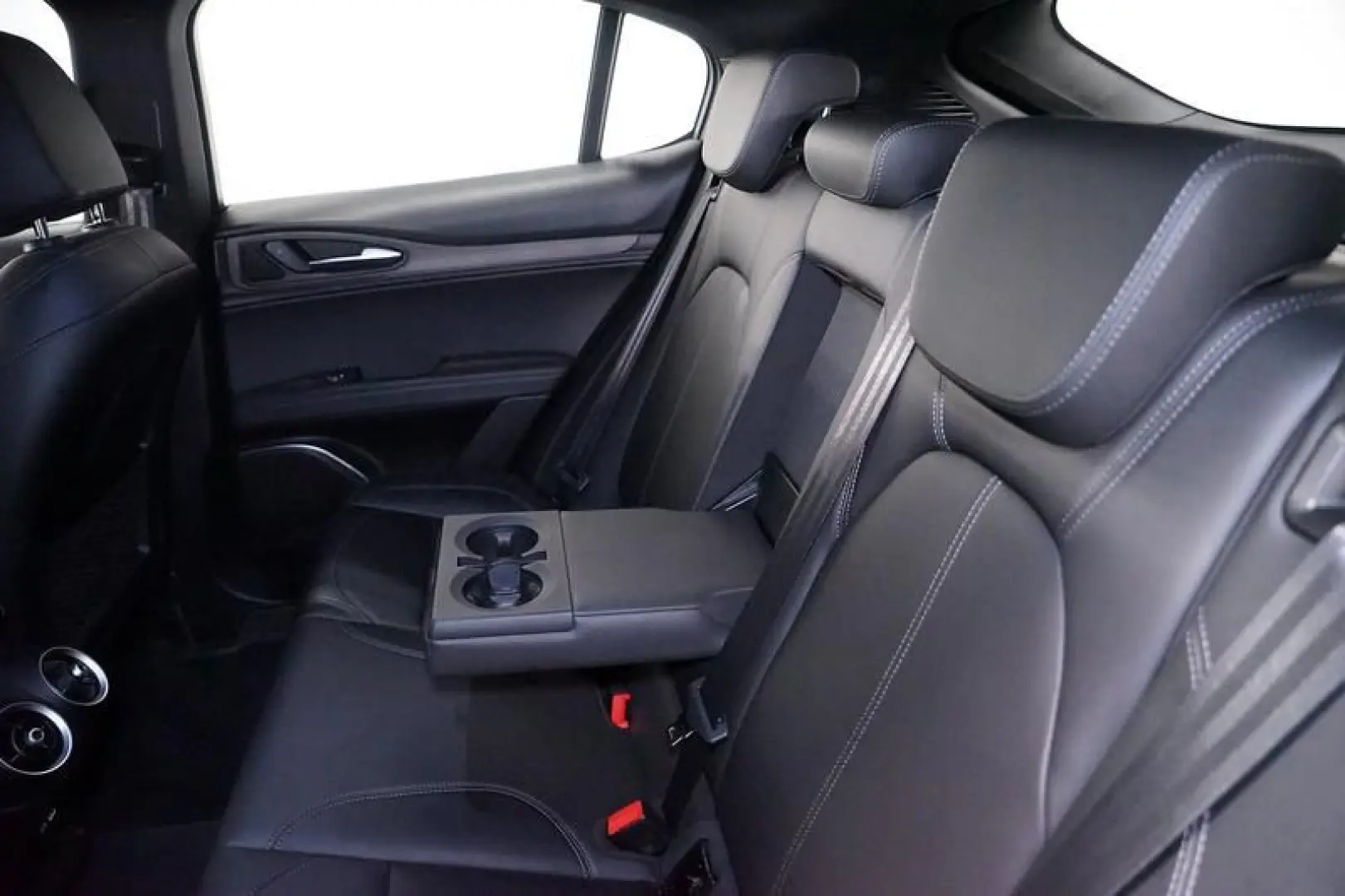 Stelvio 2.0 Turbo TI Q4 AT8 Kamera Memory ACC Bi