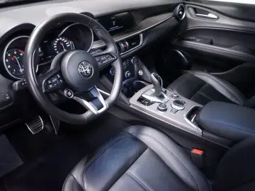 Stelvio 2.0 Turbo TI Q4 AT8 Kamera Memory ACC Bi