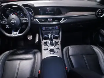 Stelvio 2.0 Turbo TI Q4 AT8 Kamera Memory ACC Bi