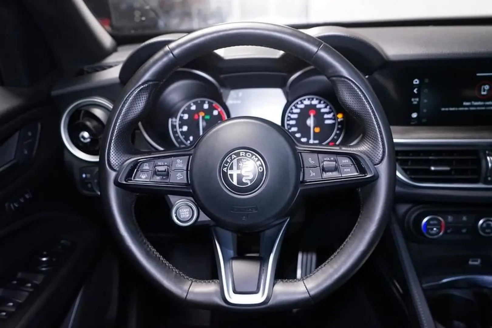 Stelvio 2.0 Turbo TI Q4 AT8 Kamera Memory ACC Bi