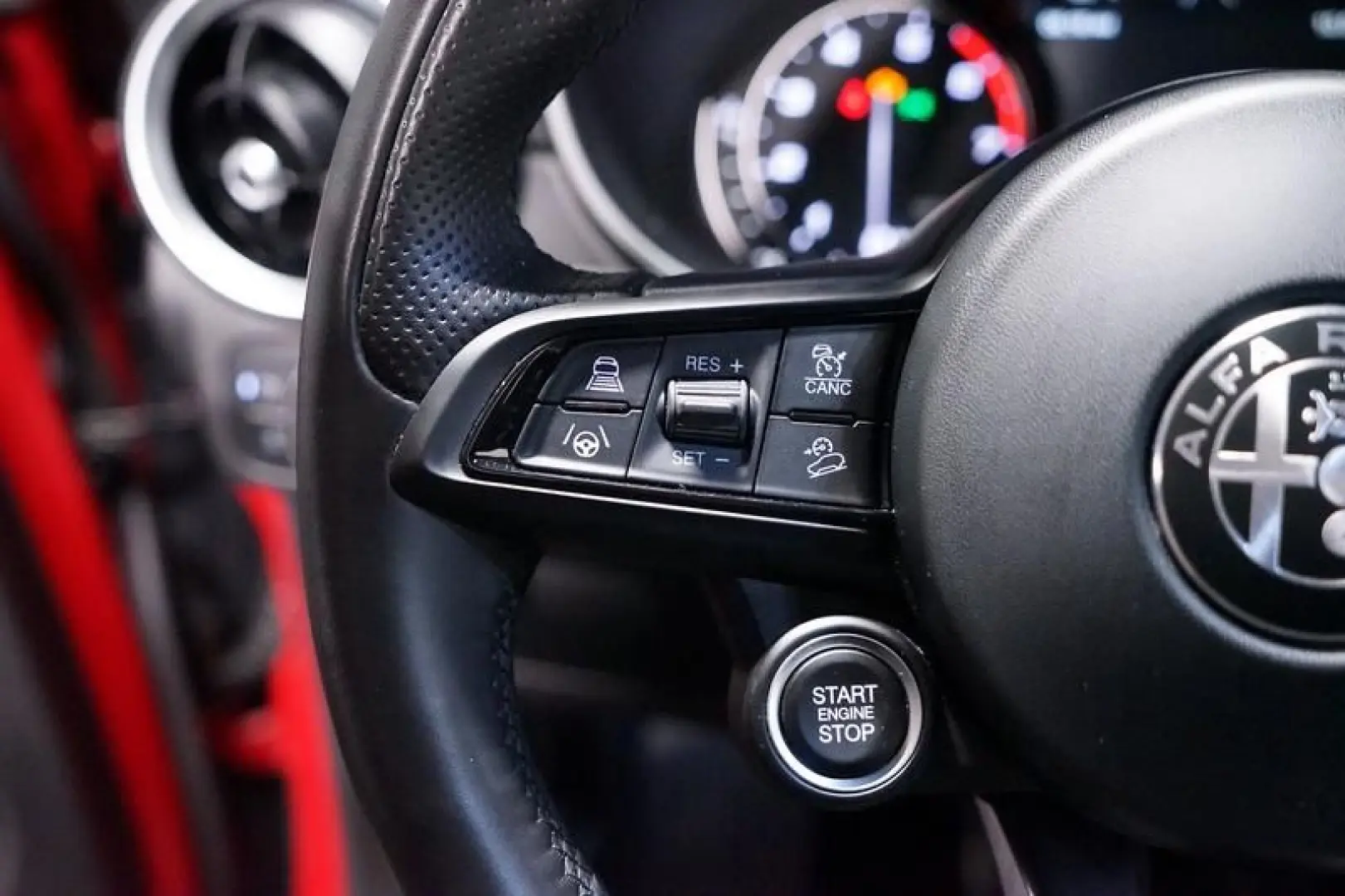 Stelvio 2.0 Turbo TI Q4 AT8 Kamera Memory ACC Bi