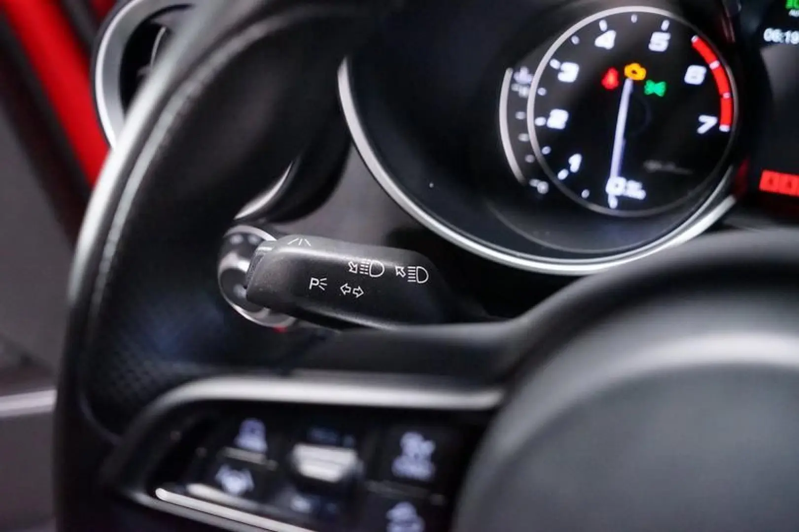 Stelvio 2.0 Turbo TI Q4 AT8 Kamera Memory ACC Bi