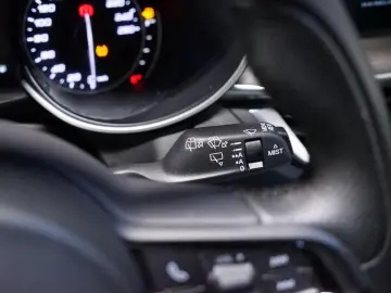 Stelvio 2.0 Turbo TI Q4 AT8 Kamera Memory ACC Bi