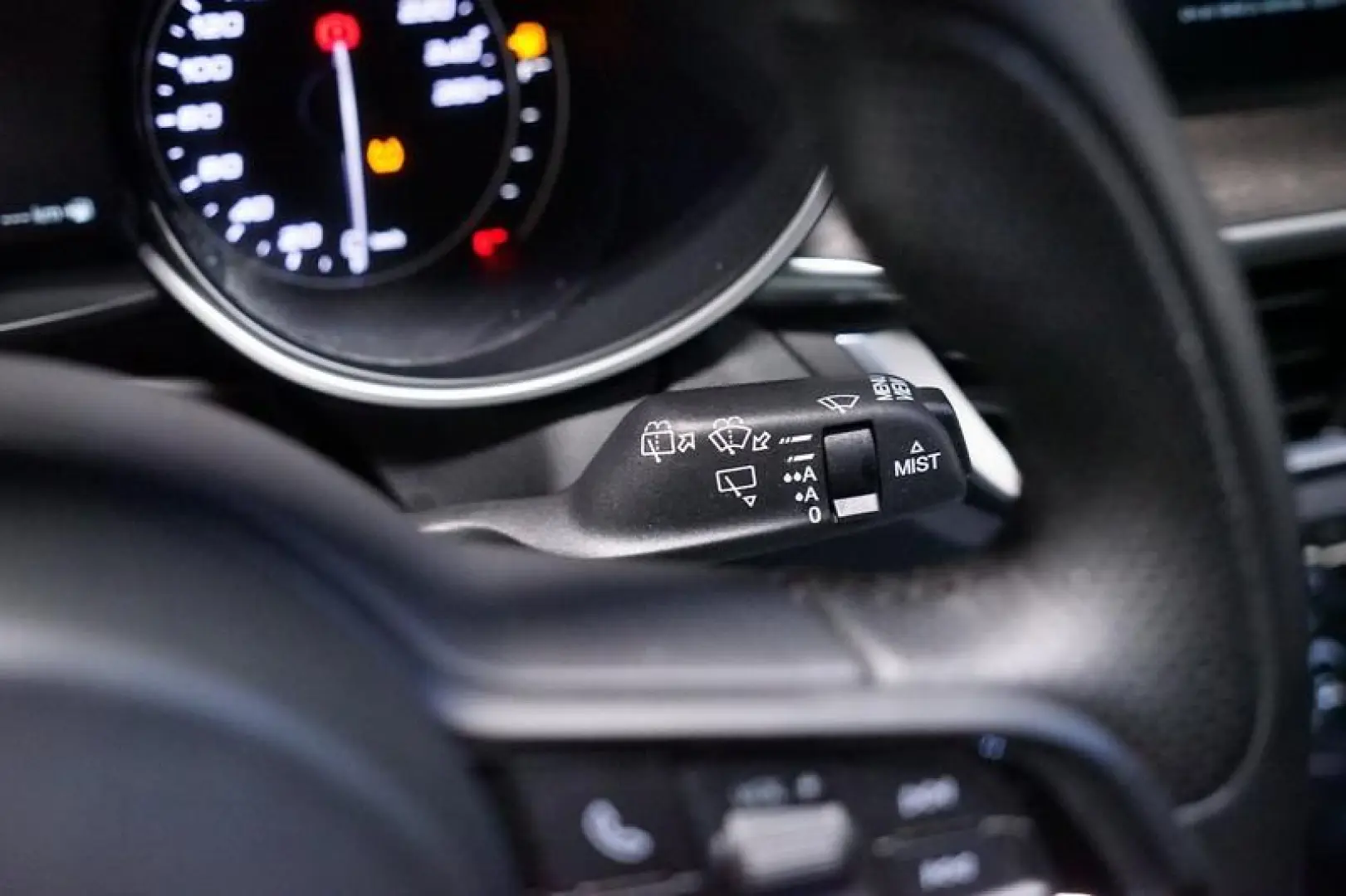 Stelvio 2.0 Turbo TI Q4 AT8 Kamera Memory ACC Bi