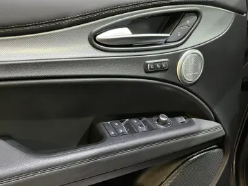 Stelvio Veloce Q4 Sport Harman Kardon Leder ACC