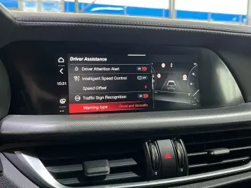 Stelvio Veloce Q4 Sport Harman Kardon Leder ACC