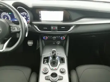 Stelvio Q4 Veloce ACC harman Leder elSitz Nav SH
