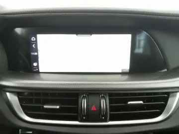Stelvio Q4 Veloce ACC harman Leder elSitz Nav SH