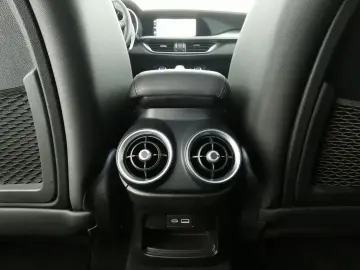 Stelvio Q4 Veloce ACC harman Leder elSitz Nav SH