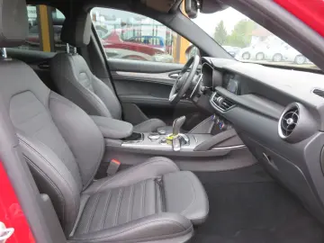 Stelvio Veloce Q4 2.0 280PS  AHK