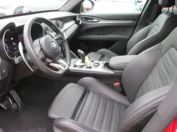 Stelvio Veloce Q4 2.0 280PS  AHK