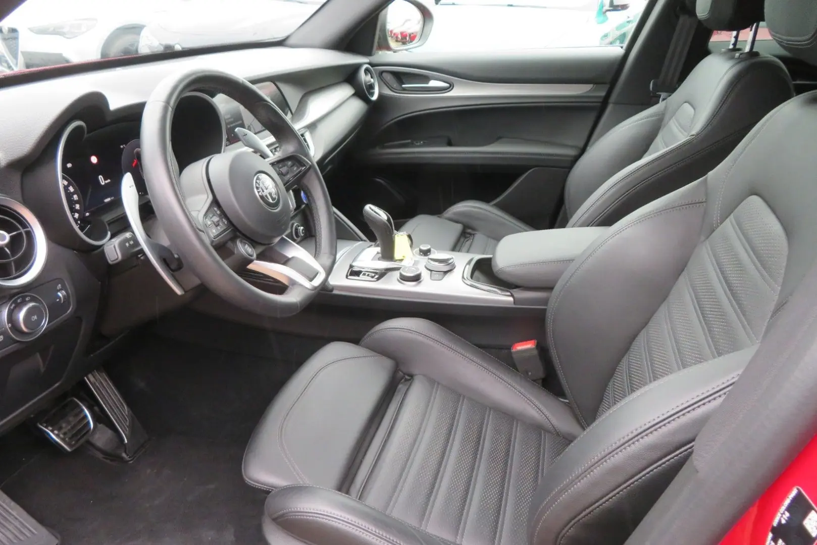 Stelvio Veloce Q4 2.0 280PS  AHK