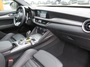 Stelvio Veloce Q4 2.0 280PS  AHK