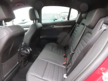 Stelvio Veloce Q4 2.0 280PS  AHK