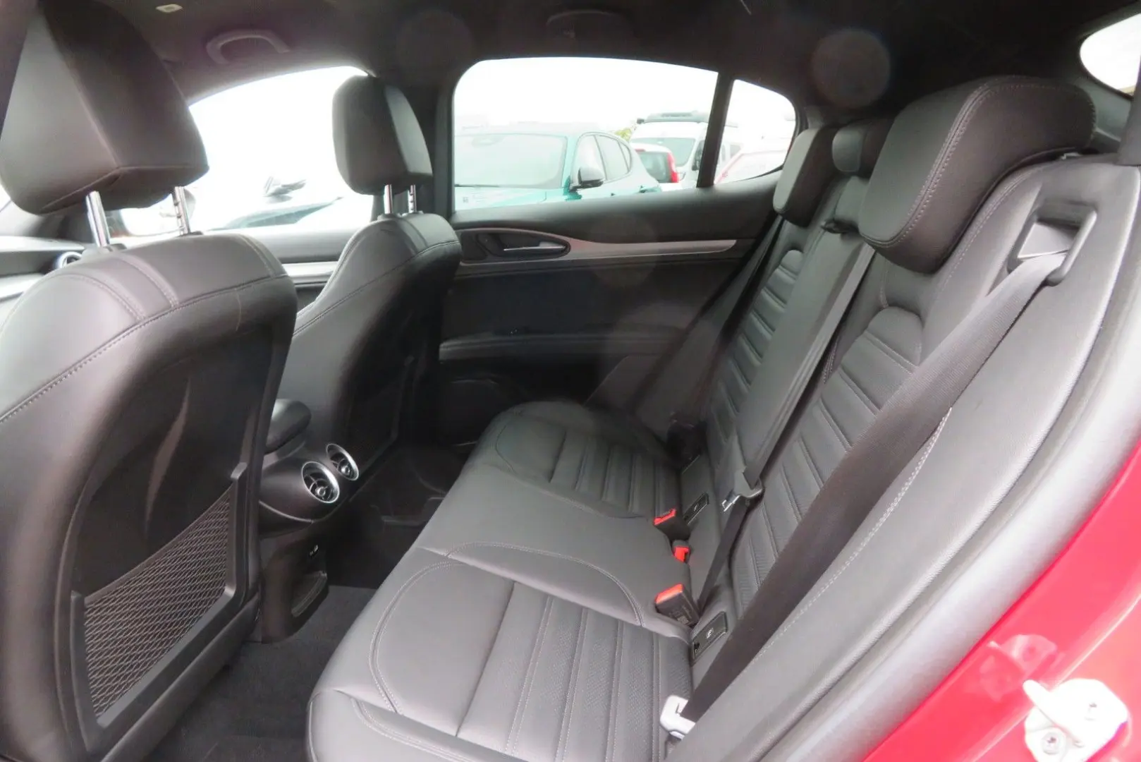 Stelvio Veloce Q4 2.0 280PS  AHK