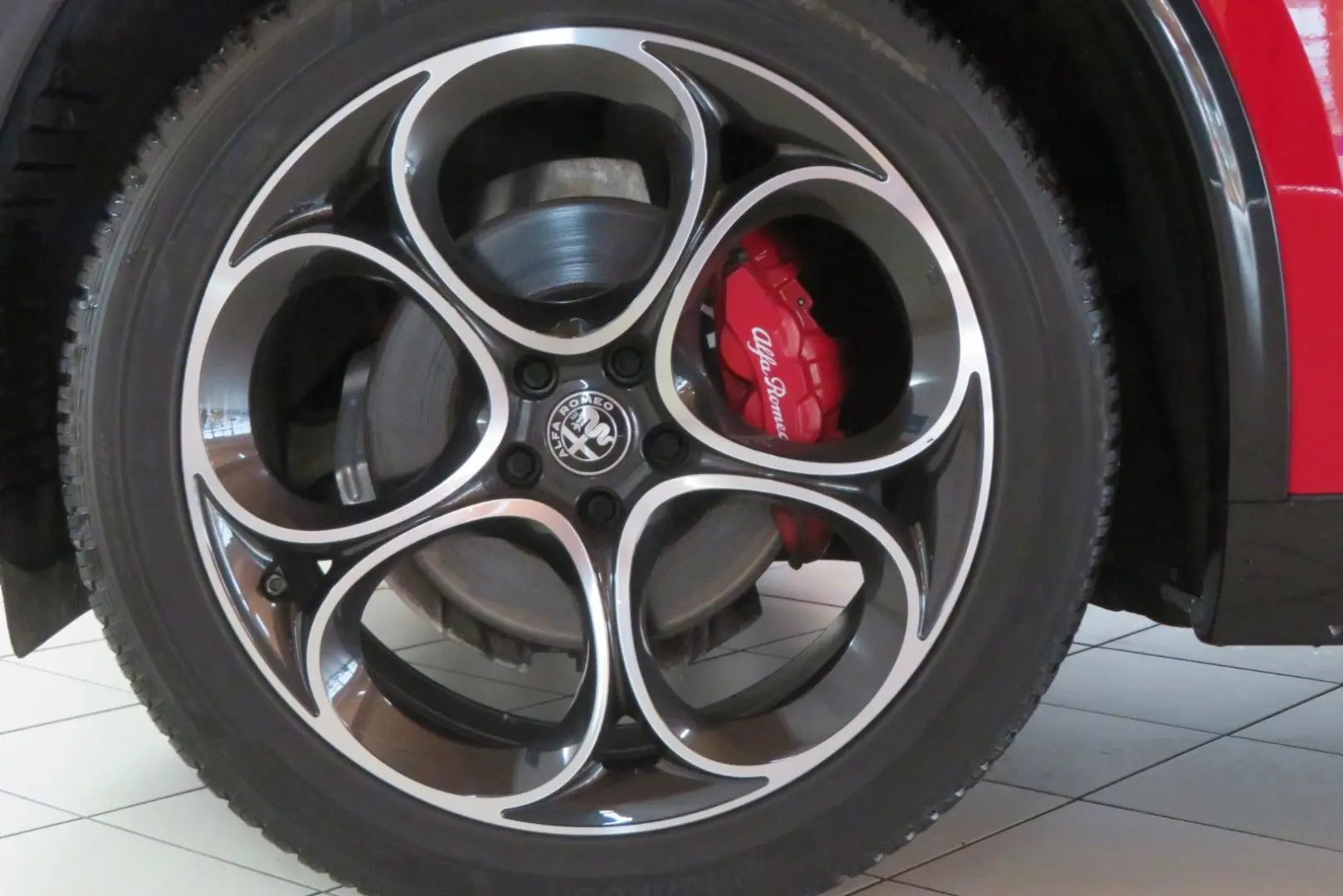 Stelvio Veloce Q4 2.0 280PS  AHK