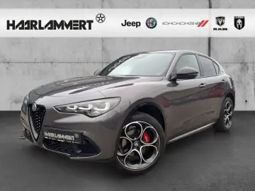 Stelvio Veloce Q4 2.0 PDC KAMERA NAVI CARPLAY SH