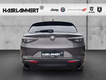 Stelvio Veloce Q4 2.0 PDC KAMERA NAVI CARPLAY SH