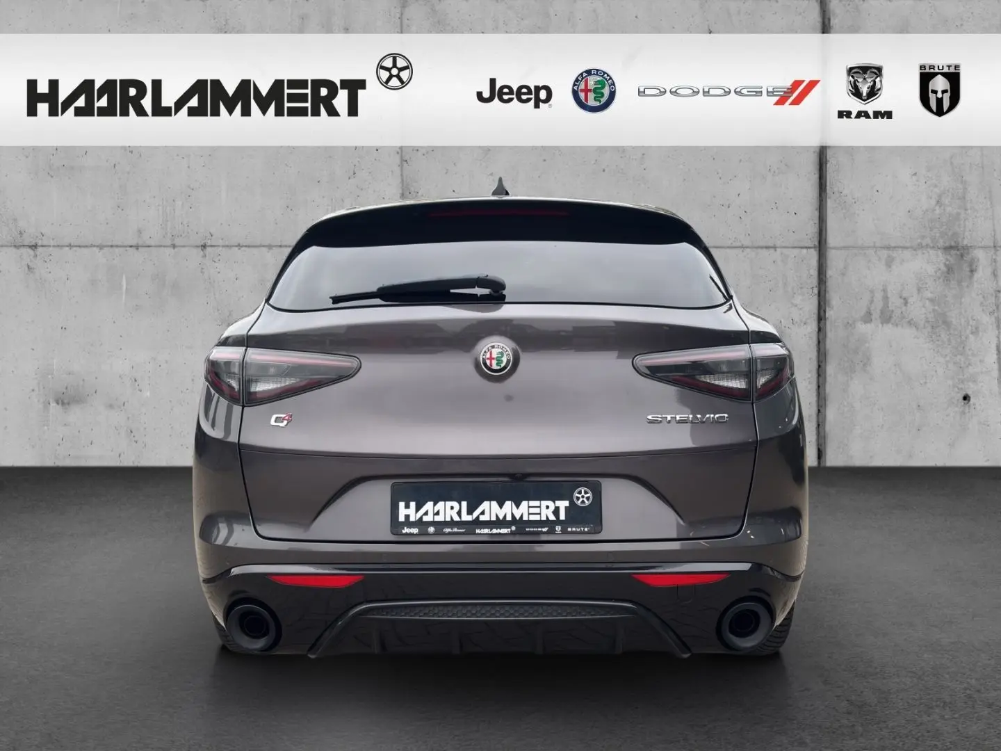 Stelvio Veloce Q4 2.0 PDC KAMERA NAVI CARPLAY SH