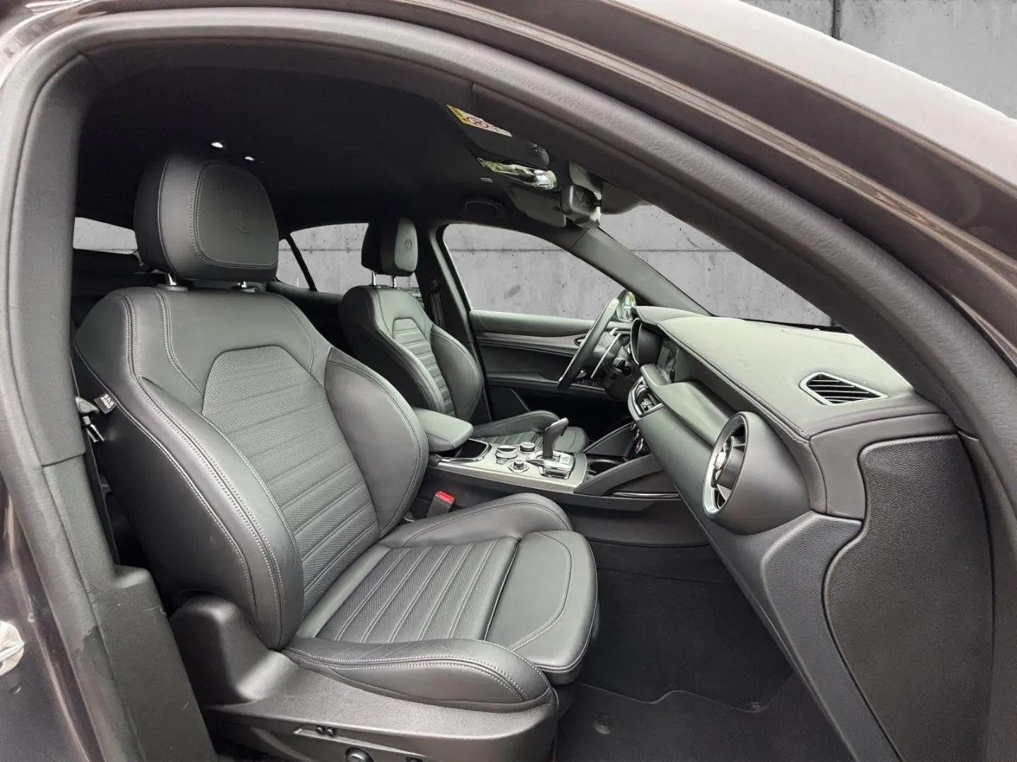 Stelvio Veloce Q4 2.0 PDC KAMERA NAVI CARPLAY SH