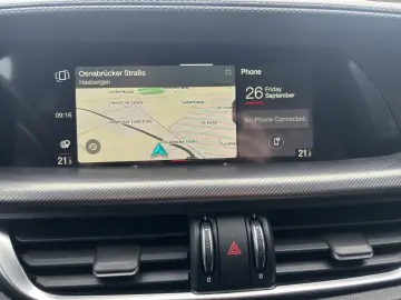 Stelvio Veloce Q4 2.0 PDC KAMERA NAVI CARPLAY SH