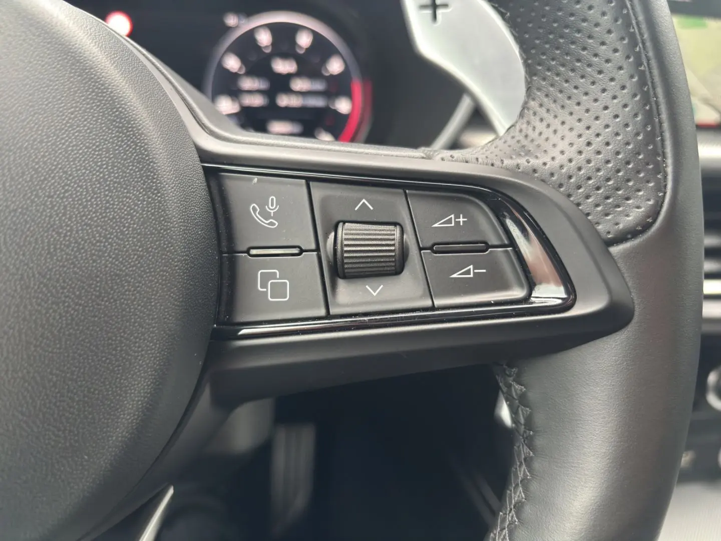 Stelvio Veloce Q4 2.0 PDC KAMERA NAVI CARPLAY SH