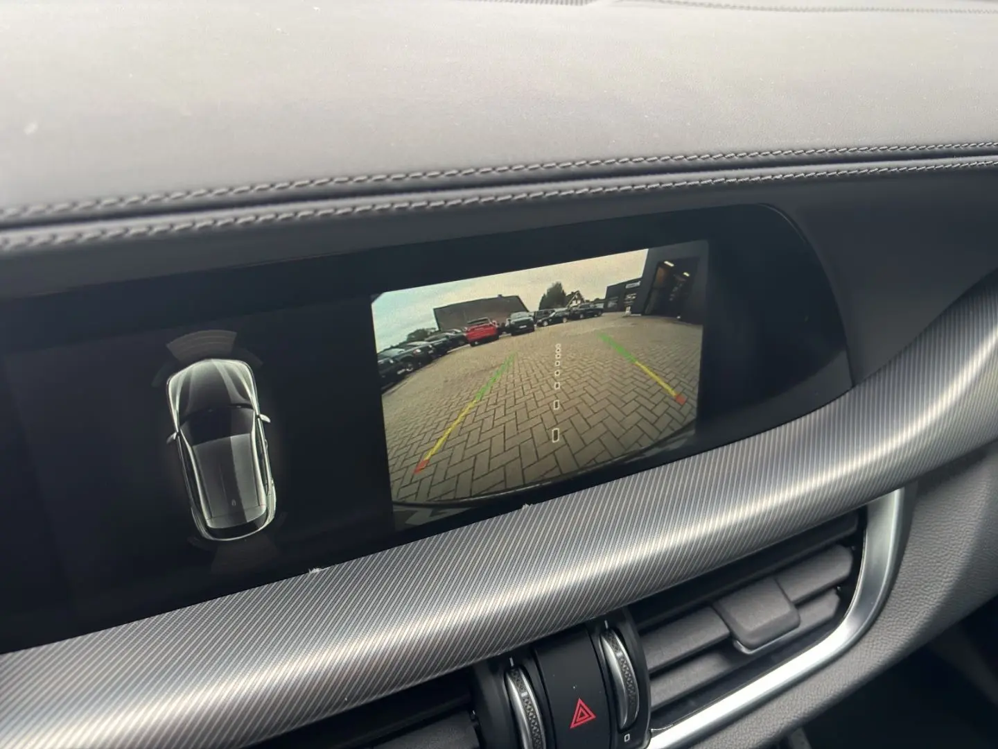Stelvio Veloce Q4 2.0 PDC KAMERA NAVI CARPLAY SH