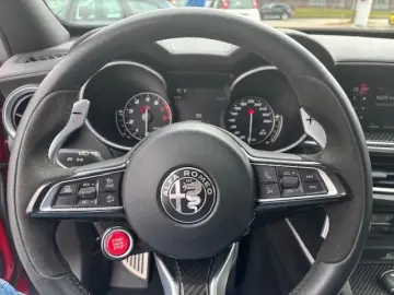 Stelvio Quadrifoglio Q4 2 9 V6