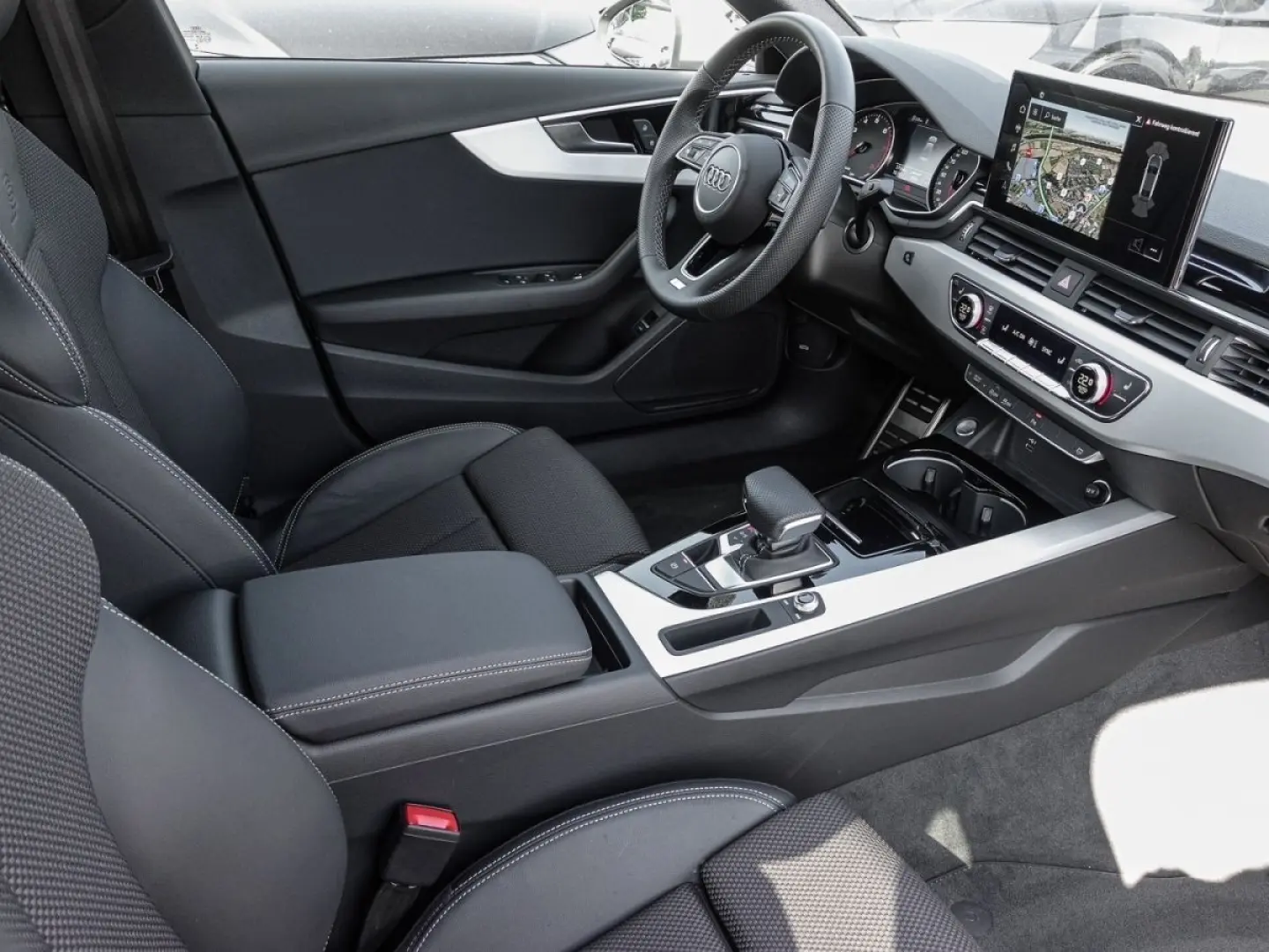 A4 Limousine S line 40 TFSI 150(204) S tronic He