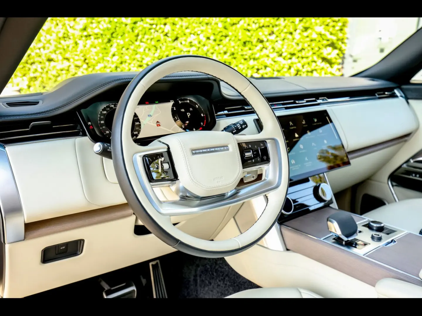 Range Rover 4.4 P530 FIRST EDITION EXECUTIVE TV
