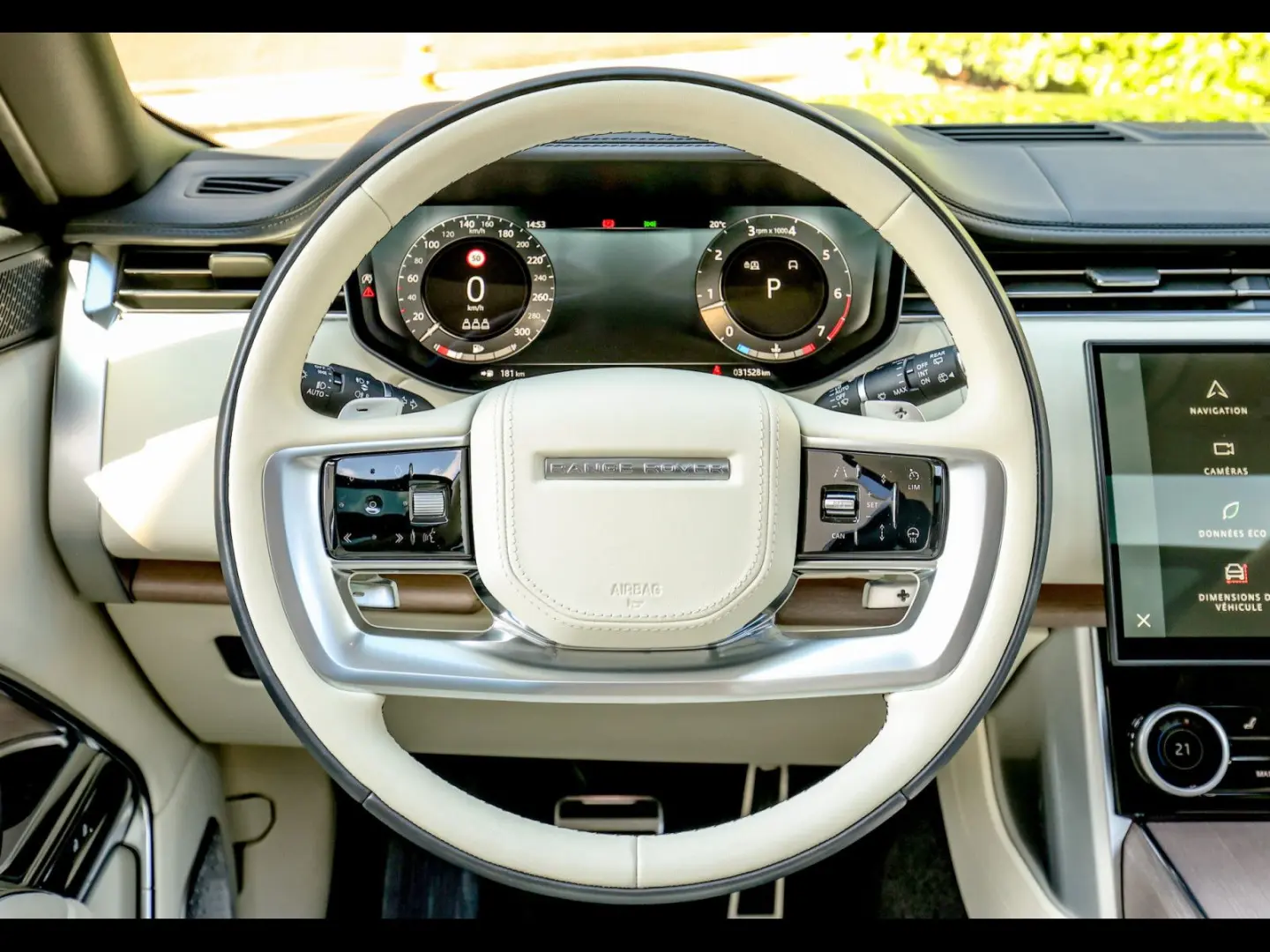 Range Rover 4.4 P530 FIRST EDITION EXECUTIVE TV