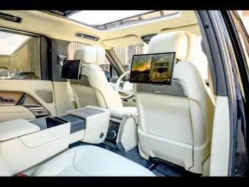 Range Rover 4.4 P530 FIRST EDITION EXECUTIVE TV