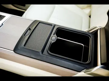 Range Rover 4.4 P530 FIRST EDITION EXECUTIVE TV