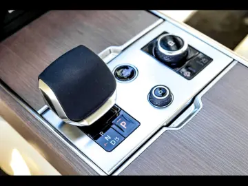 Range Rover 4.4 P530 FIRST EDITION EXECUTIVE TV